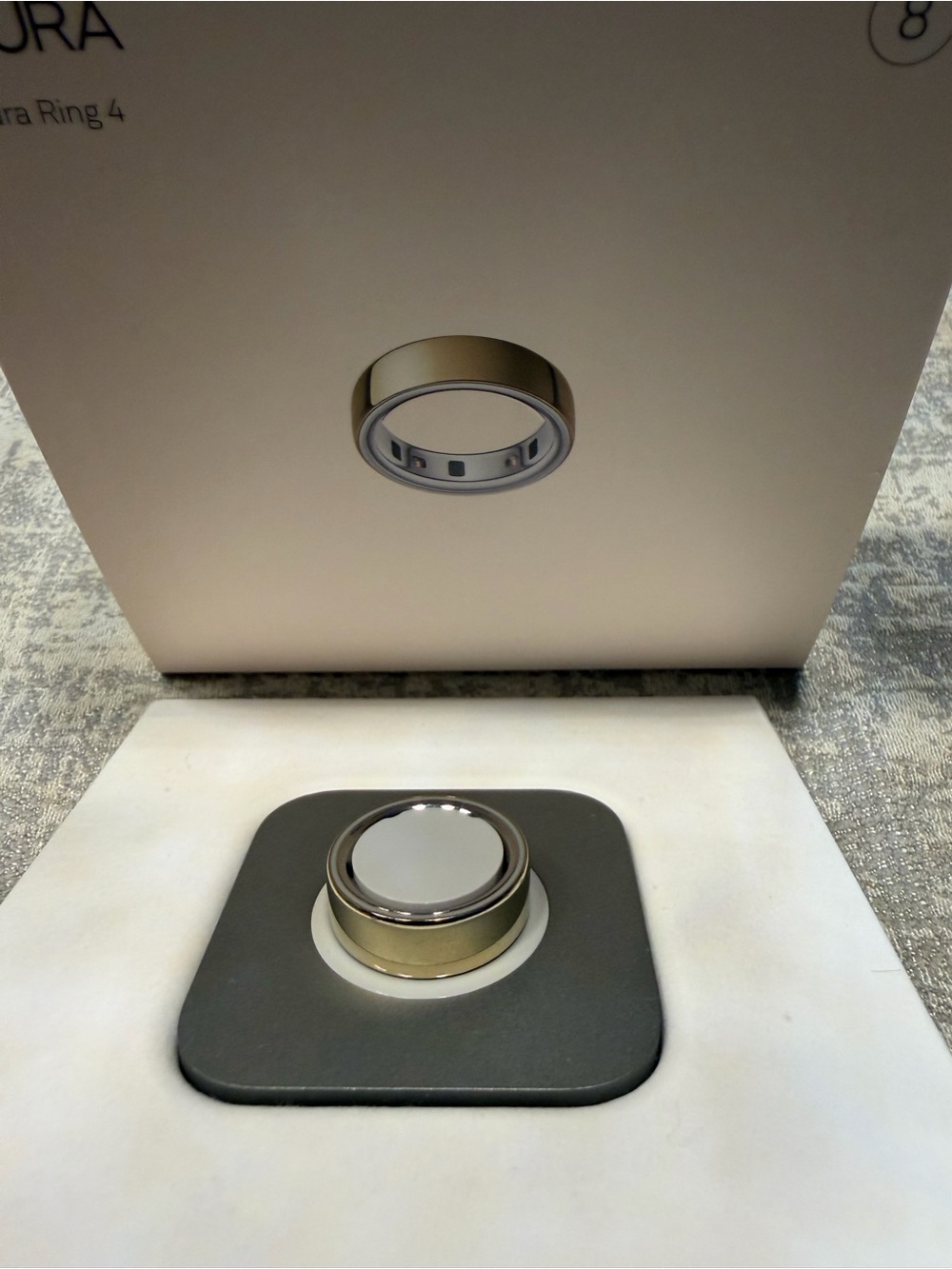 Oura Ring 4 Gold with Silver Inner Band